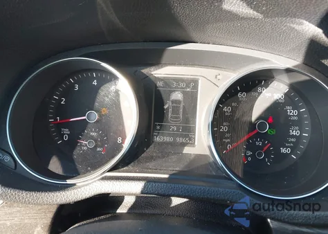 2016 Volkswagen Passat 1.8T Se z USA, uszkodzony, nr VIN 1VWBT7A30GC032616